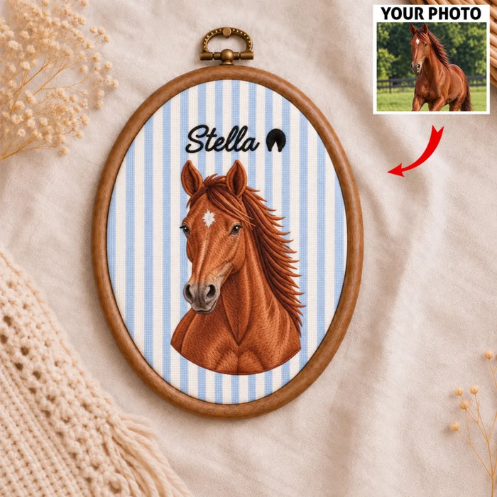 Stella-horse-embroidery-in-striped-hoop